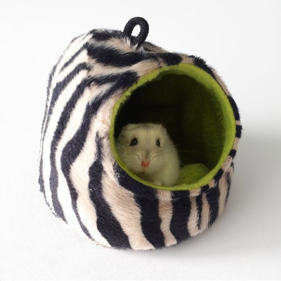 Slaaplekkerzacht Theemuts 10 cm Zebra met lime groen polar fleece hamster huisje