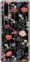 Huawei P30 hoesje - Dark flowers - Soft Case Telefoonhoesje - Bloemen - Zwart