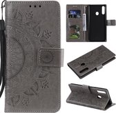 Voor Samsung Galaxy A10s Totem Bloem Reliëf Horizontale Flip TPU + PU lederen tas met houder & kaartsleuven & portemonnee (grijs)