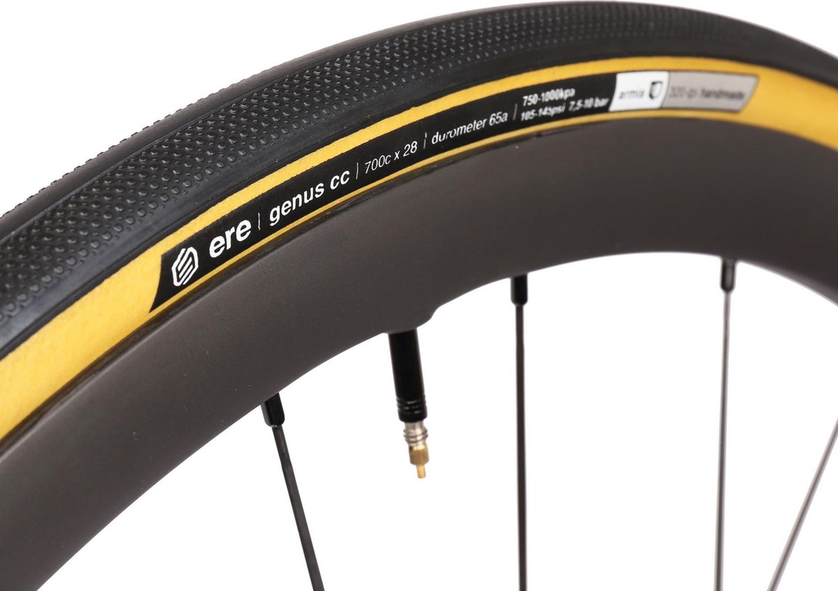 Ere Research Genus CC Pro Clincher Race Fietsband 26 Inch - Vouwband - 26-622 - 700 x 26C - 58-130 PSI - Skinwall