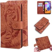 Voor Samsung Galaxy A31 Tiger Embossing Pattern Horizontale Flip lederen tas met houder & kaartsleuven & portemonnee (bruin)