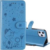 Voor iPhone 12 Pro Max Cat Bee Embossing Pattern Shockproof Horizontale Flip Leather Case met houder & kaartsleuven & portemonnee (blauw)