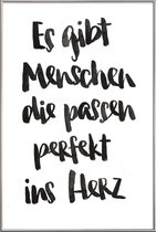 JUNIQE - Poster met kunststof lijst Perfekt ins Herz -20x30 /Wit &