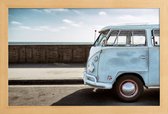 JUNIQE - Poster in houten lijst Wolfsburg Surf Blue Horizon -40x60