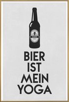 JUNIQE - Poster met kunststof lijst Bier Ist Mein Yoga -20x30 /Grijs &