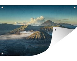 Tuinposter - Tuindoek - Tuinposters buiten - Bromo vulkaan in de mist - 120x80 cm - Tuin