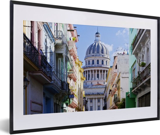 Fotolijst incl. Poster - El Capitolo aan het einde van een prachtige straat in Cuba - 60x40 cm - Posterlijst