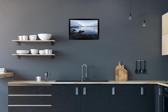 Affiche avec cadre Fjorden - Ersfjordbotn Fjord Norvège neige - cadre photo noir - 30x20 cm - Affiche avec cadre