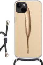 Geschikt voorApple Iphone 14 - Crossbody Case - Goud geverfde veer op een gouden achtergrond - Siliconen - Crossbody - Backcover met Koord - Telefoonhoesje met koord - Hoesje met touw