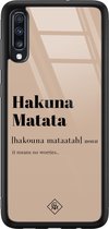 Casimoda® hoesje - Geschikt voor Samsung Galaxy A50 - Hakuna Matata - Luxe Hard Case Zwart - Backcover telefoonhoesje - Bruin/beige
