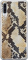 Casimoda® hoesje - Geschikt voor Samsung A70 - Snake / Slangenprint bruin - Backcover - Siliconen/TPU - Goudkleurig