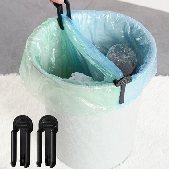 Zwarte prullenbakclips houden een blauwe vuilniszak vast en twee clips liggen ernaast.