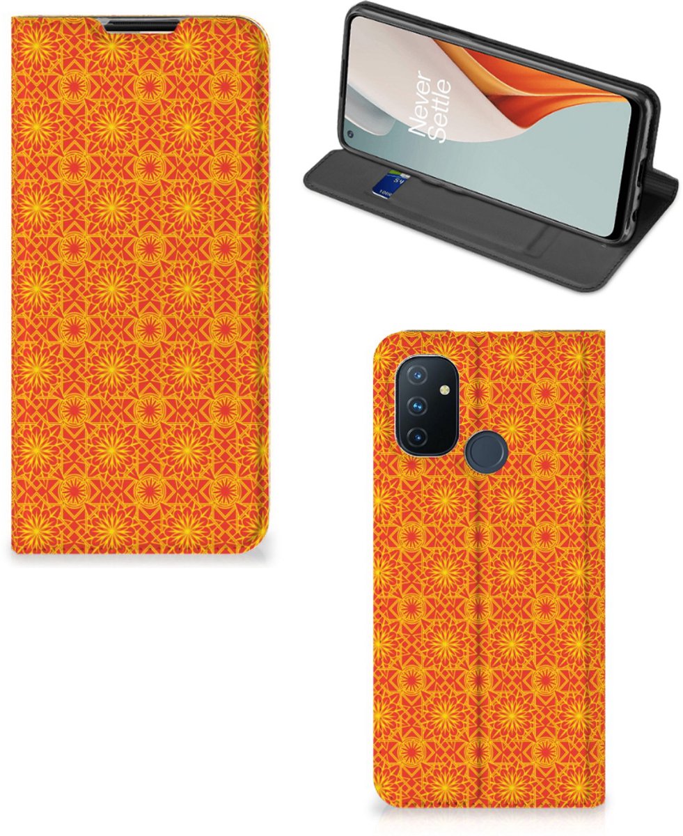 OnePlus Nord N100 Hoesje met Magneet Batik Oranje
