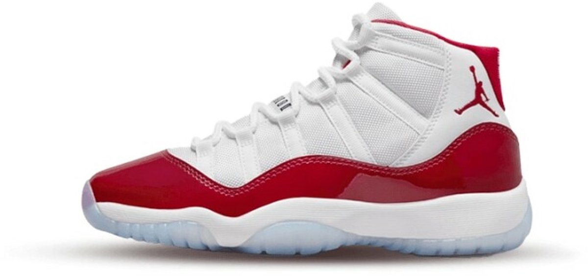 Jordan 11 Retro Cherry (2022) (GS) - Maat 35.5