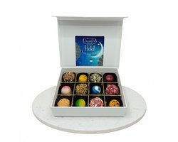 Chocoseum en Chocoladna Luxe chocolade cadeau HALAL-chocoladebox-12 Truffels & Bonbons-Suikerfeest-chocolade_Luxe bonbons_Chocolade cadeau_Geschenkdoos chocolade _Pralines_Verjaardag_Moederdag_Vaderdag_Vegatarisch_Suikerfeest_Ramadan_Eid