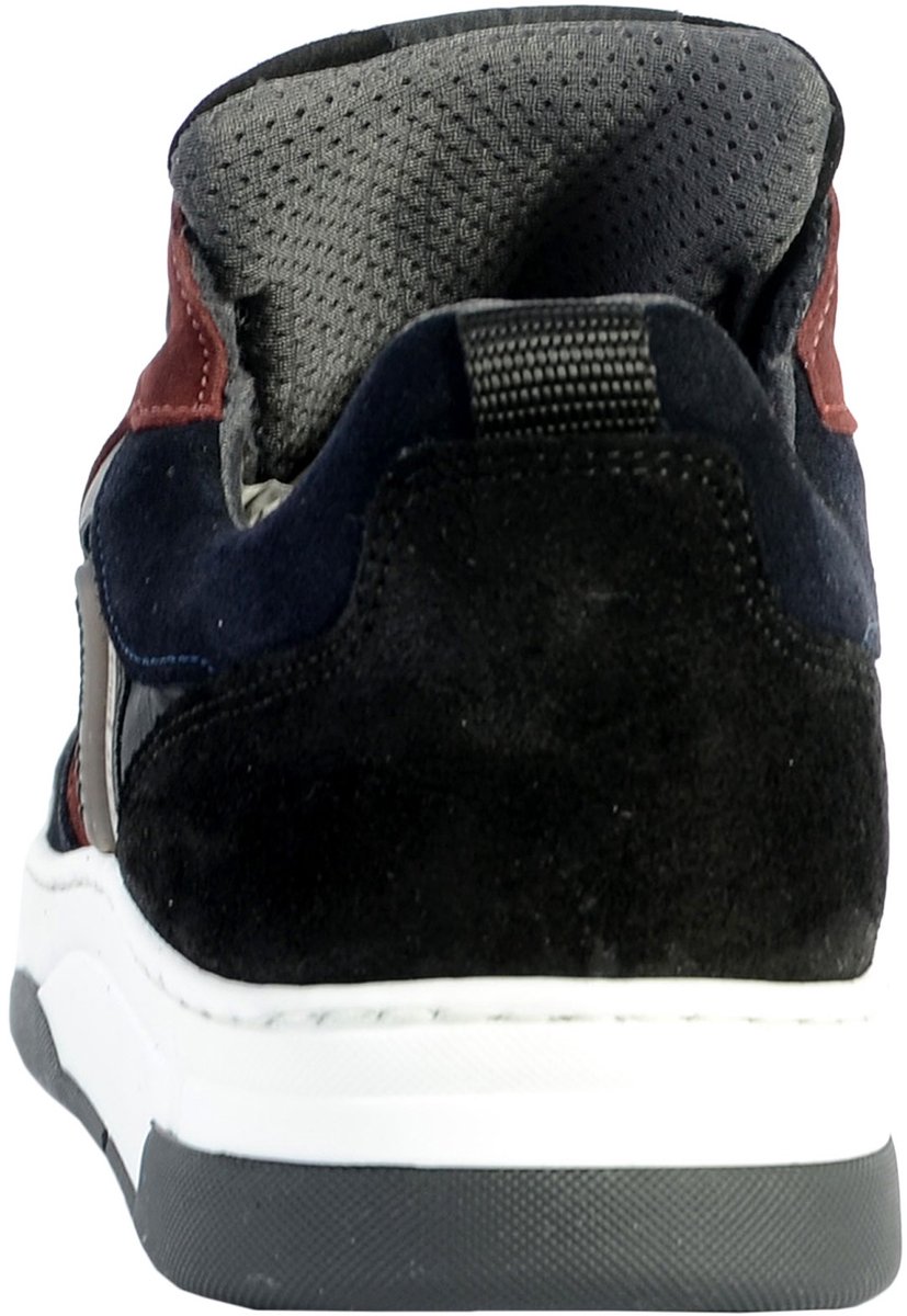 Sneakers Tekst