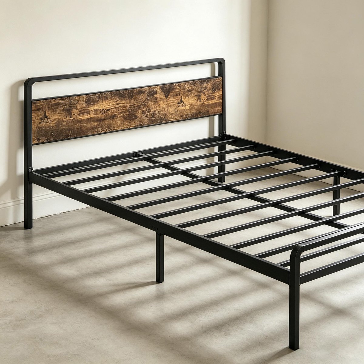 Metalen platformbedframe full size bruin retro ontwerp stevige stalen lamellenondersteuning geluidloos tijdens gebruik geen losse piepjes geen aparte boxspring nodig voor alle matrastypes