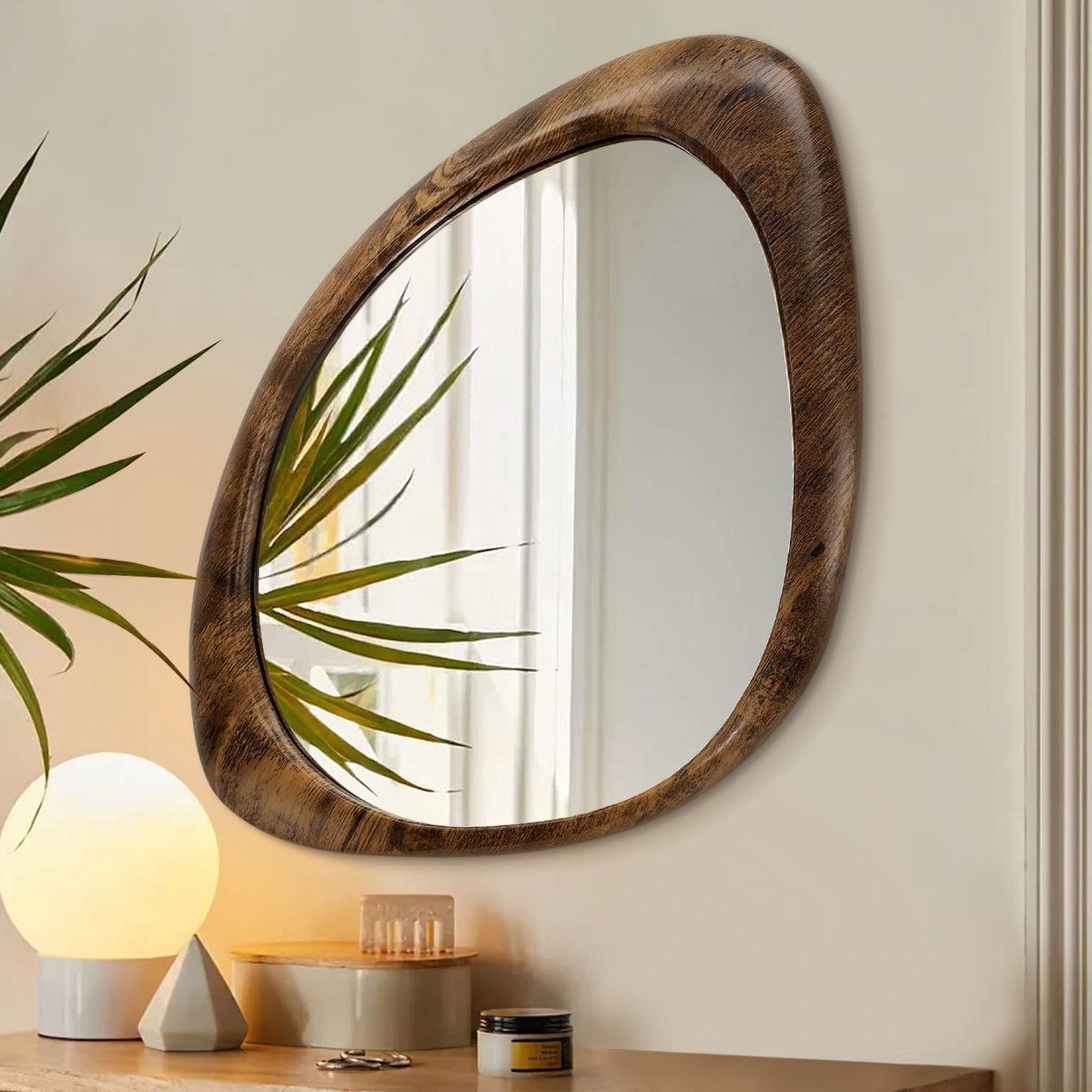 Retro Wandspiegel met Onregelmatig Houten Frame 65L x 45B cm - Grote Asymmetrische Hangspiegel voor Badkamer, Slaapkamer en Woonkamer