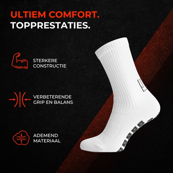 Witte sportsokken met zwarte anti-slip noppen onder de zool. Gebreid patroon.