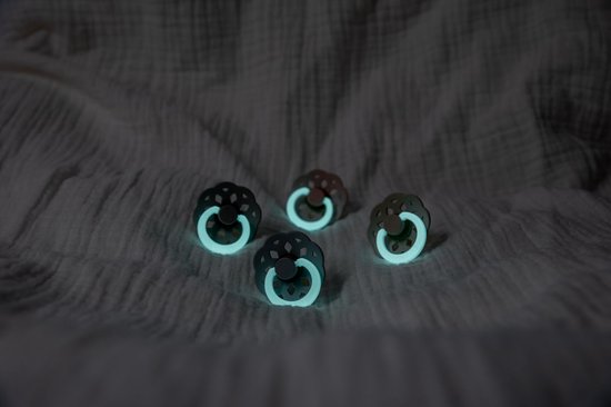 Bibs Boheme Glow In The Dark Vanilla 0-6 mnd Fopspeen 210255C van BIBS — afbeelding 3