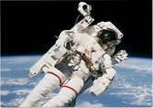 Bruce McCandless first spacewalk (ruimtevaart) - Foto op Posterpapier - 59.4 x 42 cm (A2)
