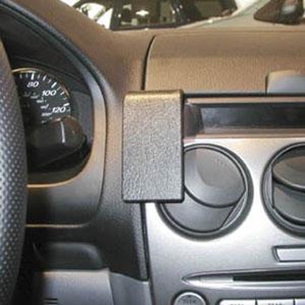 Brodit center mount v. Mazda 6 02-03