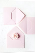 Acrylglas - Roze Enveloppen met Roze Bloem - 80x120cm Foto op Acrylglas (Wanddecoratie op Acrylglas)