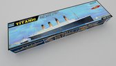 1:200 Trumpeter 03719 Titanic with LED lights Plastic Modelbouwpakket