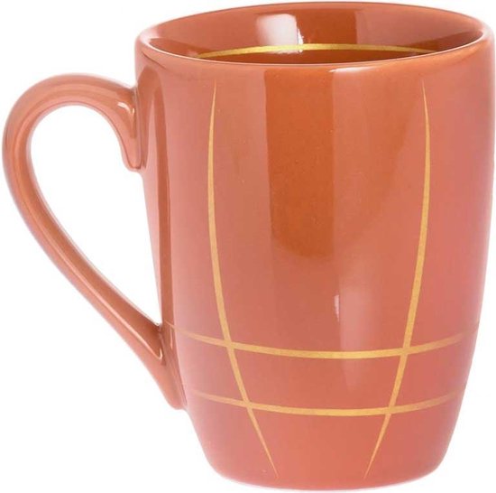 Oranje mok met gouden lijnen op de onderkant.
