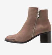 Dune Peggey Nubuck  - Maat 38