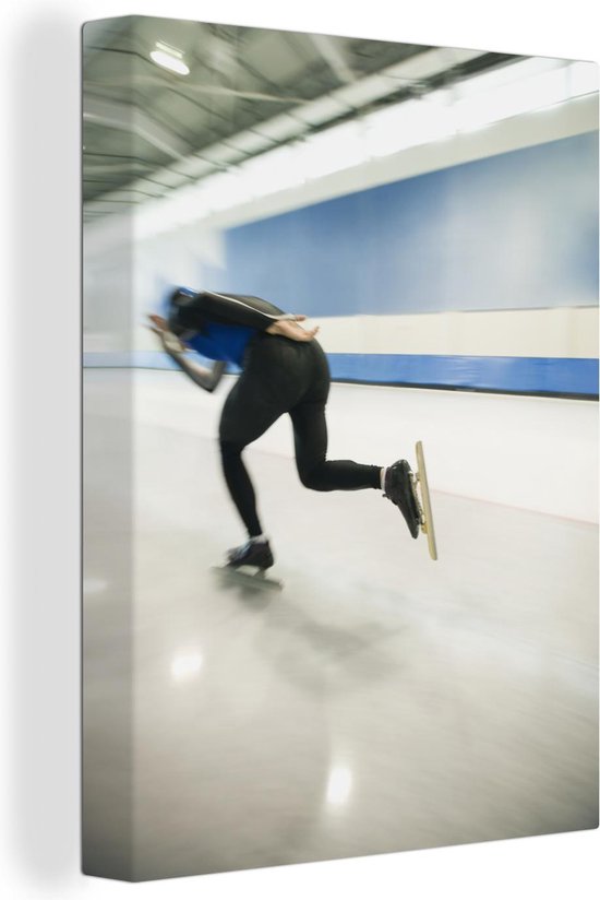 Canvas Schilderij De schaatser schaatst hard over het ijs - 30x40 cm - Wanddecoratie