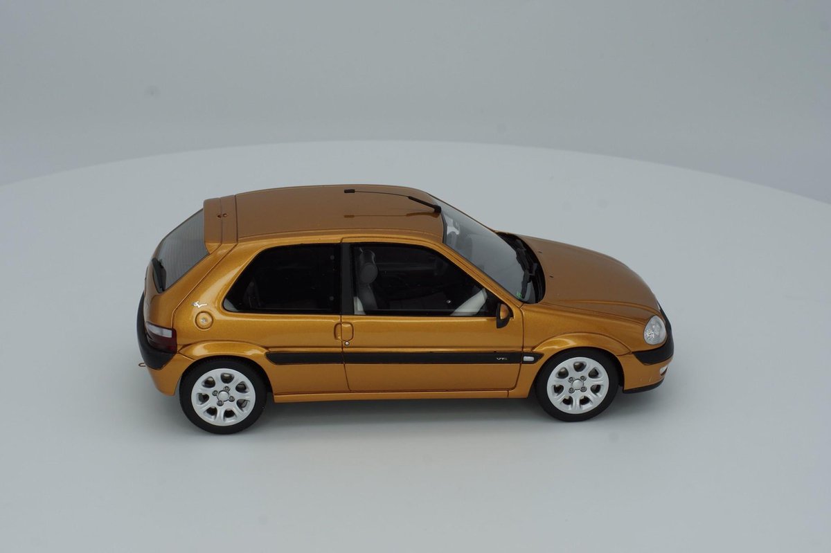 OTTO MOBILE 1/18 – CITROEN Saxo VTS – 2000 – Little Bolide