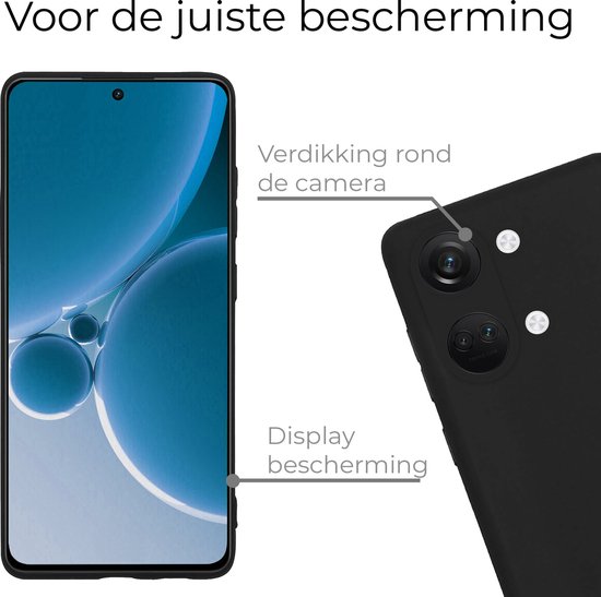Zwarte telefoonhoes met naast een telefoon die een blauw abstract scherm toont. De hoes heeft een verdikking rond de camera en display bescherming.