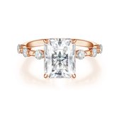 Isla - 14k Roségouden Radiant Geslepen Moissanite Ring met Zijstenen - 2.7 karaat