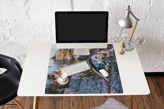Muismat XXL 80x80 cm - Bureau onderlegger - Bureau mat Italië - Trein - Zee - Bureaumat - Gaming mousepad xl - Bureaulegger groot - Computer deskmat