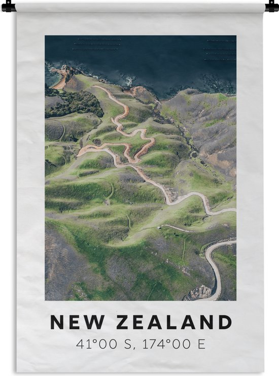 Wandkleed - Wanddoek - Nieuw Zeeland - Strand - Bergen - Groen - 90x135 cm - Wandtapijt