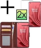 Hoes Geschikt voor OnePlus 10 Pro Hoesje Book Case Hoes Flip Cover Wallet Bookcase Met 2x Screenprotector - Bruin