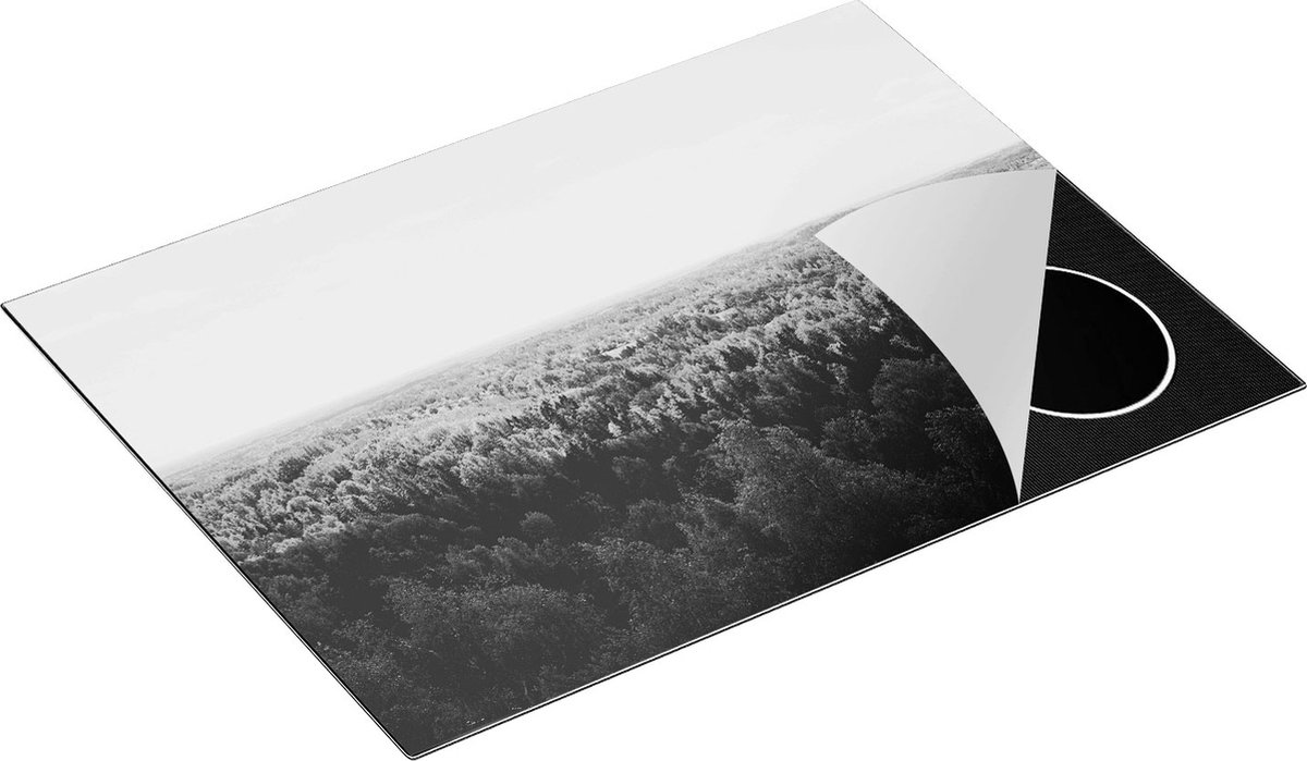 Chefcare Inductie Beschermer Eindeloze Bos met Groene Bomen - Zwart Wit - 70x55 cm - Afdekplaat Inductie - Kookplaat Beschermer - Inductie Mat