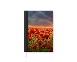 Notitieboek - Schrijfboek - Zonsondergang - Klaprozen - Rood - Bloemen - Veld - Natuur - Notitieboekje klein - A5 formaat - Schrijfblok