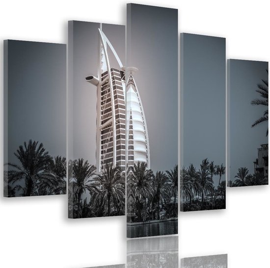 Trend24 - Canvas Schilderij - Modern Hotel In Dubai - Vijfluik - Steden - Grijs