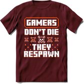 Gamers don't die pixel T-shirt | Oranje | Gaming kleding | Grappig game verjaardag cadeau shirt Heren – Dames – Unisex | - Burgundy - S
