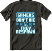 Gamers don't die pixel T-shirt | Neon Blauw | Gaming kleding | Grappig game verjaardag cadeau shirt Heren – Dames – Unisex | - Donker Grijs - 3XL