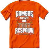 Gamers don't die T-shirt | Neon | Gaming kleding | Grappig game verjaardag cadeau shirt Heren – Dames – Unisex | - Oranje - 3XL