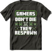 Gamers don't die pixel T-shirt | Groen | Gaming kleding | Grappig game verjaardag cadeau shirt Heren – Dames – Unisex | - Donker Grijs - M
