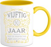 50 Jaar Legendarische Gebrouwen Abraham en Sarah Mok met tekst | Geel - Zilver | Grappig Verjaardag Beker Cadeau | Bedrukte Mokken | Geel | 330 ML