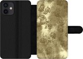 Bookcase Geschikt voor iPhone 12 telefoonhoesje - Goud - Glitter - Structuur - Met vakjes - Wallet case met magneetsluiting