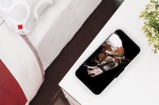 Bookcase Convient pour étui de téléphone iPhone 8 - Cheval - Licol - Taches - Avec compartiments - Étui portefeuille avec fermeture magnétique