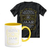 90 Jaar Legendarisch Gebrouwen T-shirt met mok giftset Geel | Verjaardag cadeau pakket set | Grappig feest shirt Heren – Dames – Unisex kleding | Koffie en thee mok | Maat L