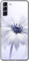 Geschikt voor Samsung Galaxy S21 Plus hoesje - Bloem - Abstract - Wit - Siliconen Telefoonhoesje