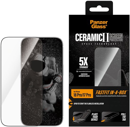PanzerGlass "Ceramici" screenprotector voor iPhone 18 Pro/17 Pro, met astronaut print, naast de verpakking.